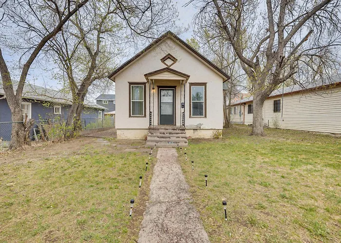 Dog-Friendly Colorado Springs Home With Smart Tvs!